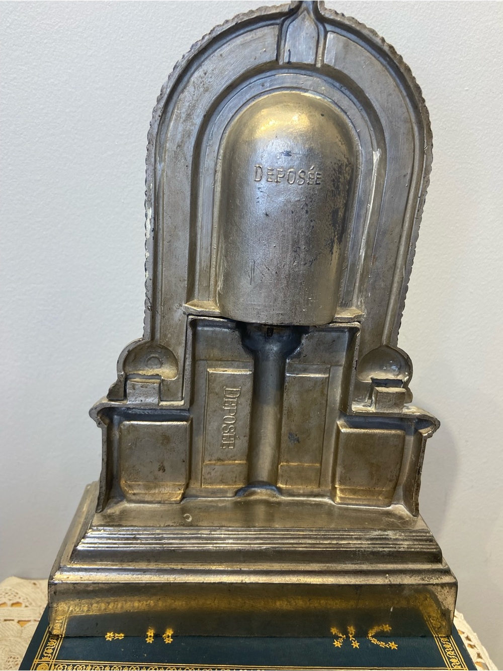 Vintage Metal Madonna with Child Home Religious Altar - Picture 7 of 10